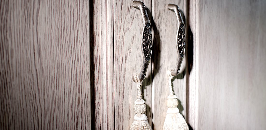 Carved doors - wooden doors – wardrobe door: handles