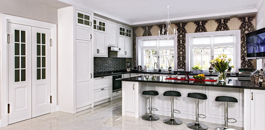 Fitted kitchen furniture – custom-made English kitchens, custom Provencal kitchens, traditional kitchen furniture